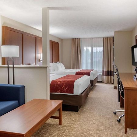 Comfort Suites Speedway - Канзас-Сити Экстерьер фото