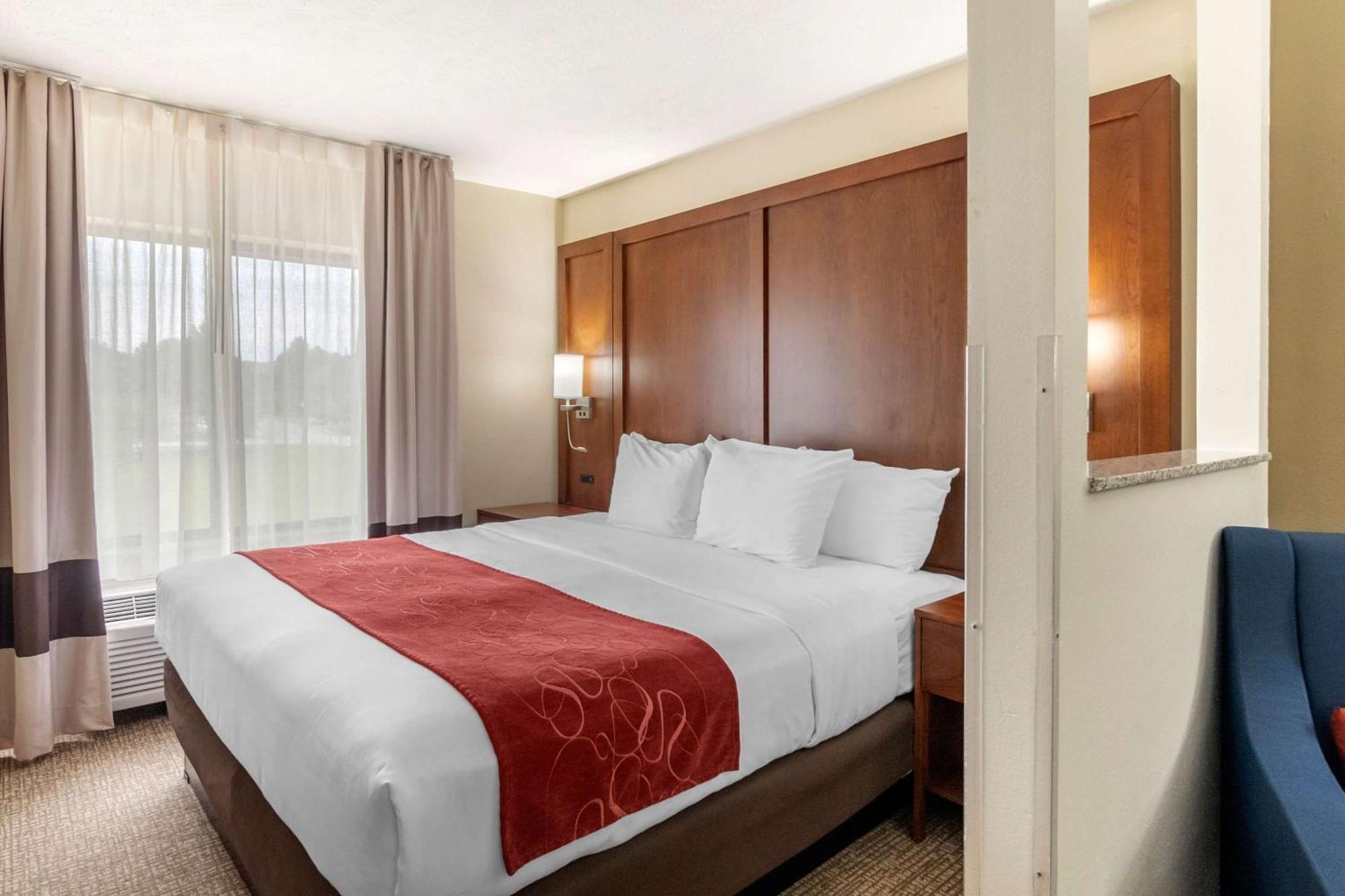 Comfort Suites Speedway - Канзас-Сити Экстерьер фото